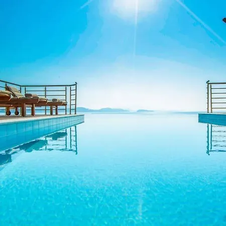 Sleeps 6 Pool Air Con Wifi Βίλα Σύβοτα