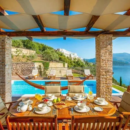 Sleeps 6 Pool Air Con Wifi * Σύβοτα