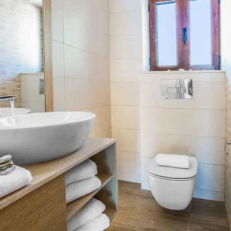 Sleeps 6 Pool Air Con Wifi Βίλα *