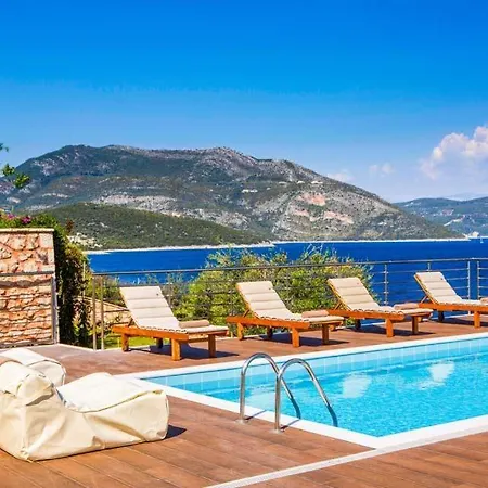 Sleeps 6 Pool Air Con Wifi *